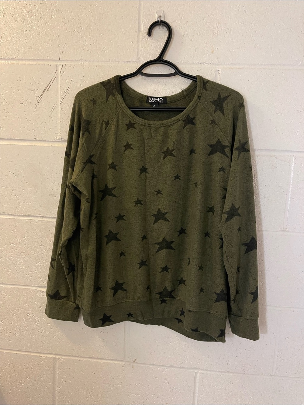 Buffalo greenish gray star print sweater L